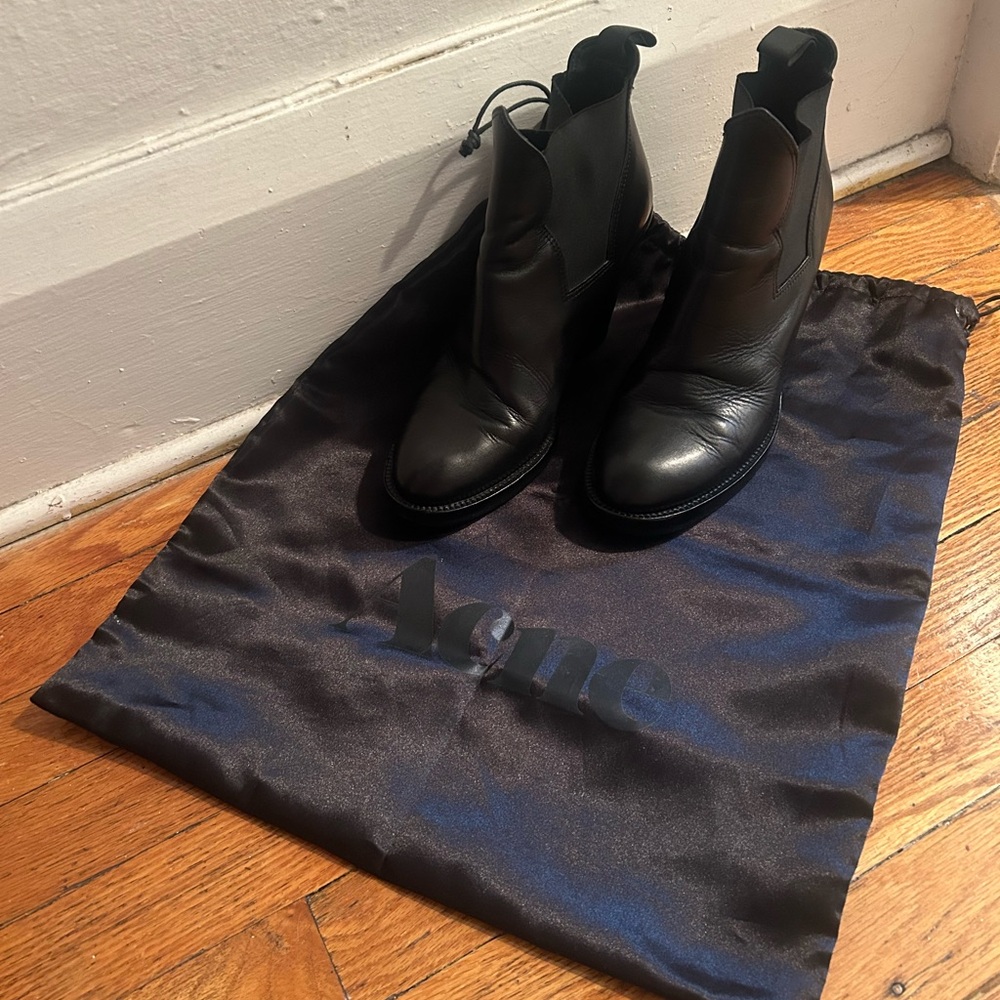 Women’s Black Leather Acne Chelsea Boots with Dust Bag